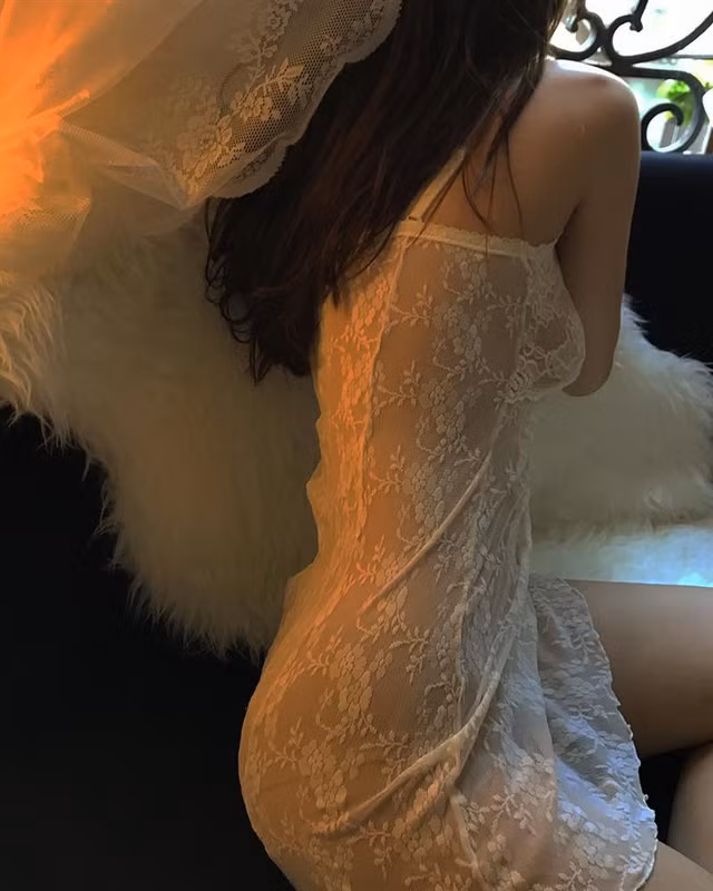 Chi Pu gay tranh cai vi dien trang phuc 'thieu vai', phan cam-Hinh-5