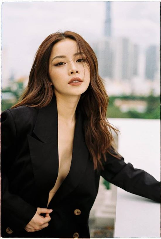 Chi Pu gây tranh cãi vì diện trang phục 'thiếu vải', phản cảm - Hình 10 Chi Pu gay tranh cai vi dien trang phuc 'thieu vai', phan cam-Hinh-10