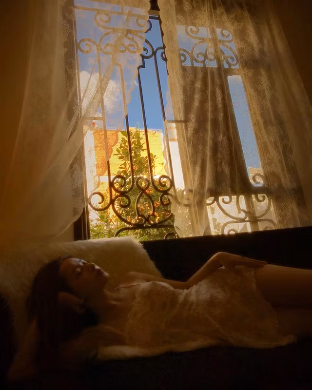 Chi Pu gay tranh cai vi dien trang phuc 'thieu vai', phan cam-Hinh-4