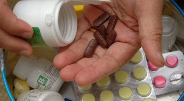 Những loại thuốc cần tích sẵn trong nhà dịp Tết - Hình 4 Nhung loai thuoc can tich san trong nha dip Tet-Hinh-4