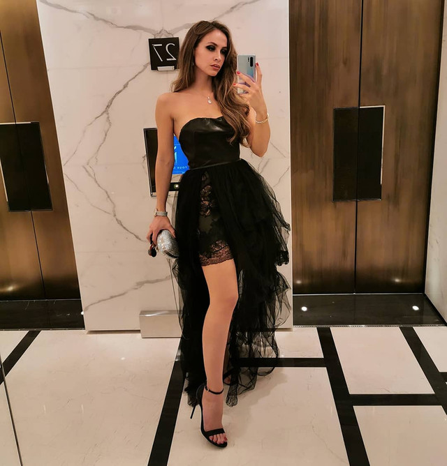 Mê mẩn gu thời trang gợi cảm, sang chảnh của ái nữ tỷ phú Nga - Hình 7 Me man gu thoi trang goi cam, sang chanh cua ai nu ty phu Nga-Hinh-7