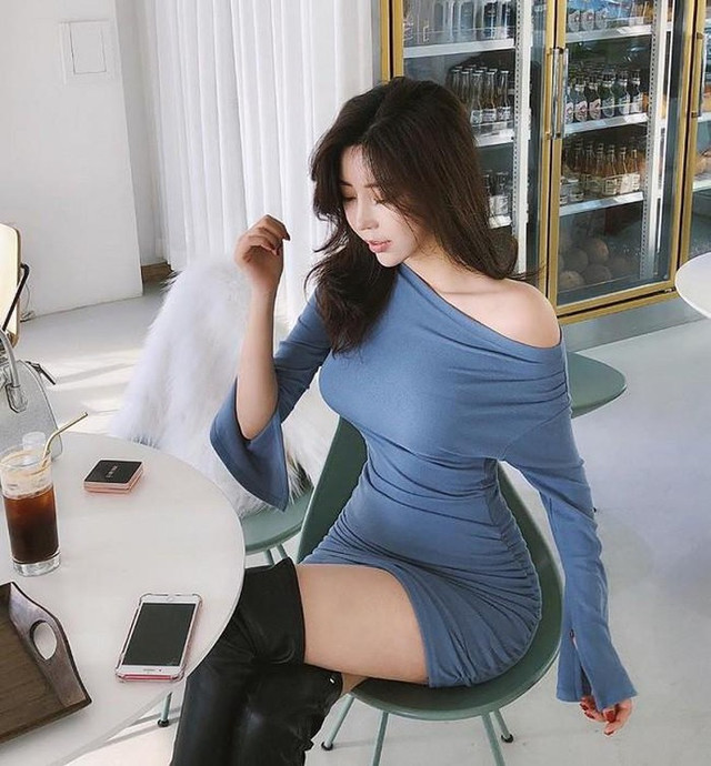 Thời trang khoe vòng 1 nóng bỏng của 'đại hot girl Hàn Quốc' - Hình 8 Thoi trang khoe vong 1 nong bong cua 'dai hot girl Han Quoc'-Hinh-8