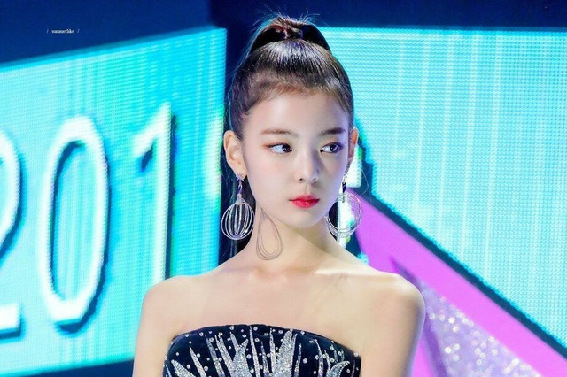 Hé lộ cách chăm sóc da của 5 thành viên nhóm nhạc Hàn ITZY - Hình 4 He lo cach cham soc da cua 5 thanh vien nhom nhac Han ITZY-Hinh-4