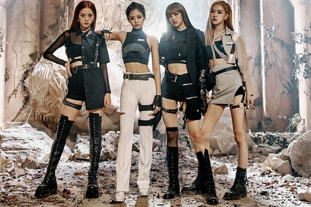 Thời trang biểu diễn gợi cảm quyến rũ của nhóm Black Pink - Hình 2 Thoi trang bieu dien goi cam quyen ru cua nhom Black Pink-Hinh-2