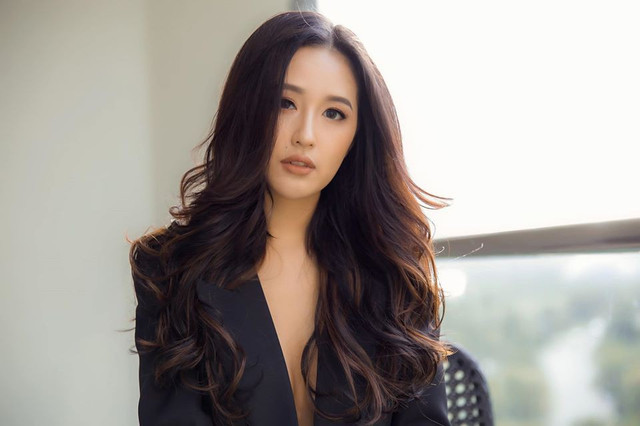 Sao Việt nào ăn mặc phản cảm nhất năm 2019? - Hình 8 Sao Viet nao an mac phan cam nhat nam 2019?-Hinh-8