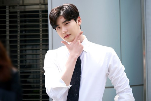 'Chết ngất' với vẻ lịch lãm, trẻ trung của những mỹ nam Hàn khi diện sơ mi trắng - Hình 11 'Chet ngat' voi ve lich lam, tre trung cua nhung my nam Han khi dien so mi trang-Hinh-11