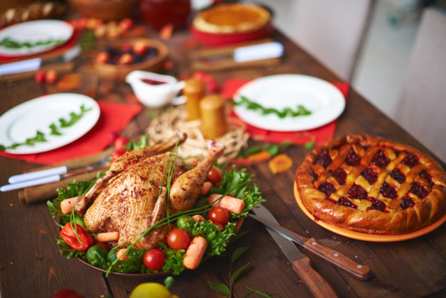 Đoàn Văn Hậu có cơ hội thử nhiều món ăn truyền thống giáng sinh ở Hà Lan Doan Van Hau co co hoi thu nhieu mon an truyen thong giang sinh o Ha Lan