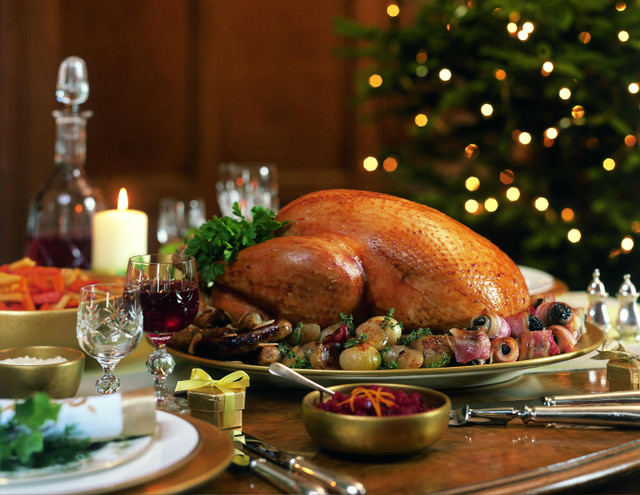 Đoàn Văn Hậu có cơ hội thử nhiều món ăn truyền thống giáng sinh ở Hà Lan - Hình 6 Doan Van Hau co co hoi thu nhieu mon an truyen thong giang sinh o Ha Lan-Hinh-6