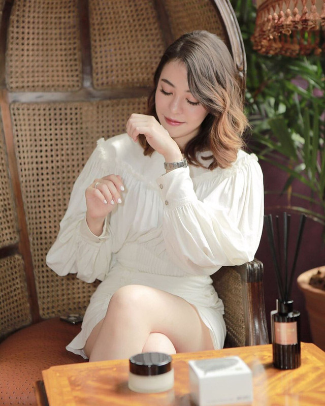 Tiểu thư nhà tỷ phú sinh ra trong nhung lụa ăn mặc cực sang chảnh - Hình 9 Tieu thu nha ty phu sinh ra trong nhung lua an mac cuc sang chanh-Hinh-9