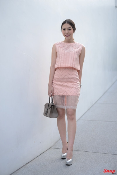 Tiểu thư nhà tỷ phú sinh ra trong nhung lụa ăn mặc cực sang chảnh - Hình 13 Tieu thu nha ty phu sinh ra trong nhung lua an mac cuc sang chanh-Hinh-13