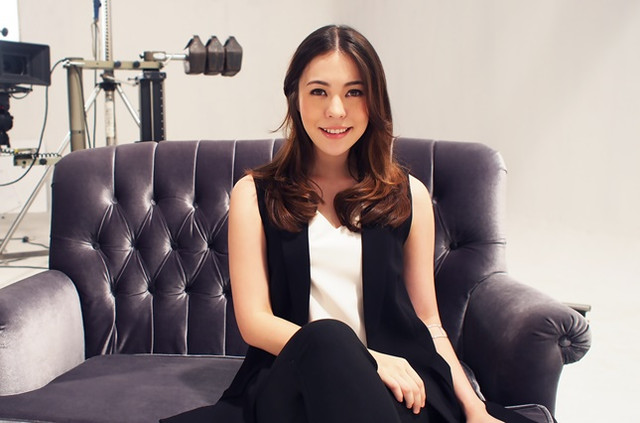 Tiểu thư nhà tỷ phú sinh ra trong nhung lụa ăn mặc cực sang chảnh - Hình 2 Tieu thu nha ty phu sinh ra trong nhung lua an mac cuc sang chanh-Hinh-2