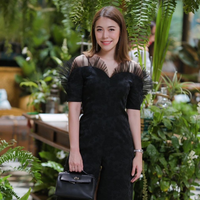 Tiểu thư nhà tỷ phú sinh ra trong nhung lụa ăn mặc cực sang chảnh - Hình 6 Tieu thu nha ty phu sinh ra trong nhung lua an mac cuc sang chanh-Hinh-6