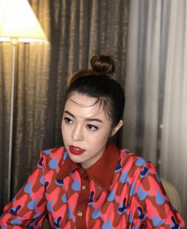 Tiểu thư nhà tỷ phú sinh ra trong nhung lụa ăn mặc cực sang chảnh - Hình 11 Tieu thu nha ty phu sinh ra trong nhung lua an mac cuc sang chanh-Hinh-11