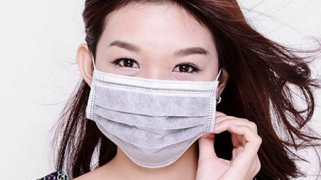 Siêu khẩu trang đối phó với không khí Hà Nội, Sài Gòn ô nhiễm nặng - Hình 12 Sieu khau trang doi pho voi khong khi Ha Noi, Sai Gon o nhiem nang-Hinh-12