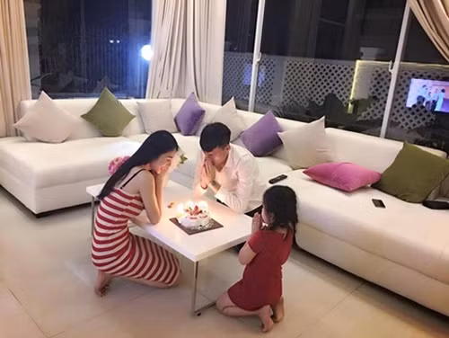 Ngắm các nhóc tì siêu đáng yêu của cầu thủ Việt - Hình 12 Ngam cac nhoc ti sieu dang yeu cua cau thu Viet-Hinh-12