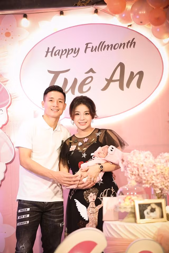 Ngắm các nhóc tì siêu đáng yêu của cầu thủ Việt - Hình 4 Ngam cac nhoc ti sieu dang yeu cua cau thu Viet-Hinh-4