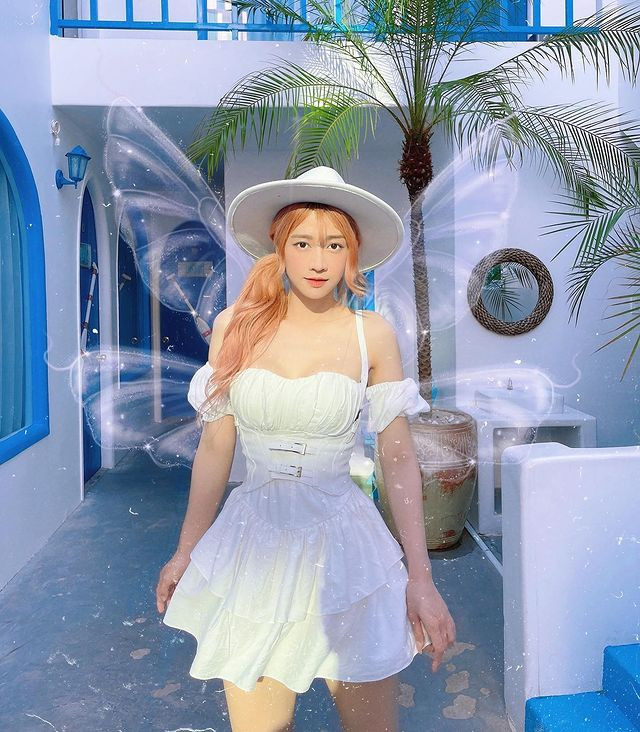 Nhức mắt gu thời trang khoe ngực khủng của hot girl tiktok Lê Bống - Hình 5 Nhuc mat gu thoi trang khoe nguc khung cua hot girl tiktok Le Bong-Hinh-5