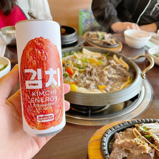 Nước tăng lực vị kim chi lạ lùng được gái Hàn yêu thích - Hình 4 Nuoc tang luc vi kim chi la lung duoc gai Han yeu thich-Hinh-4