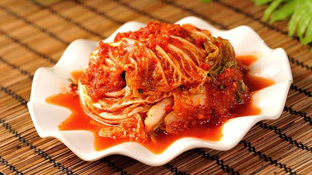 Nước tăng lực vị kim chi lạ lùng được gái Hàn yêu thích Nuoc tang luc vi kim chi la lung duoc gai Han yeu thich