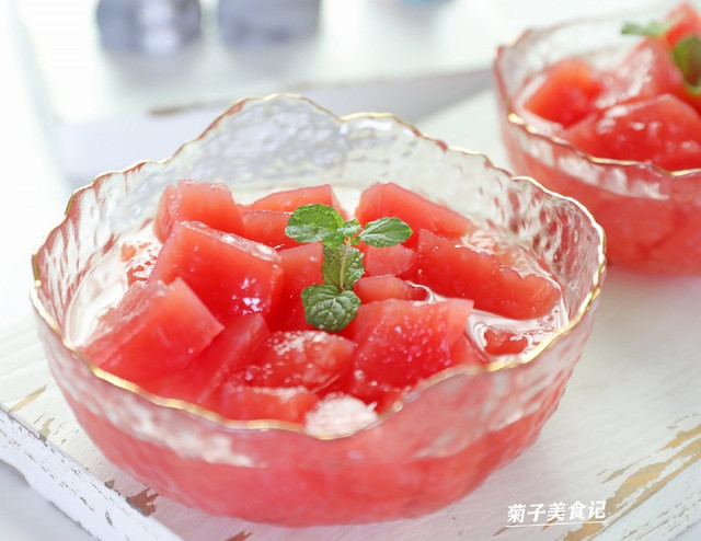 Bí quyết làm món sương sa dưa hấu vừa mát lại cực bổ cho mùa hè Bi quyet lam mon suong sa dua hau vua mat lai cuc bo cho mua he