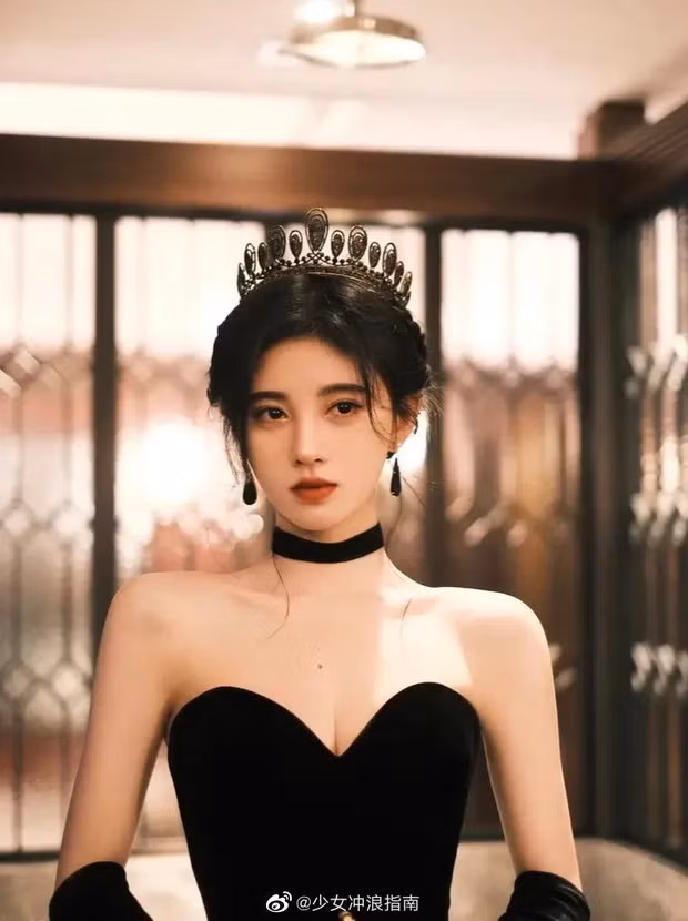 Cuc Tinh Y voi cach do dang de co “bo vai truyen tranh”-Hinh-7