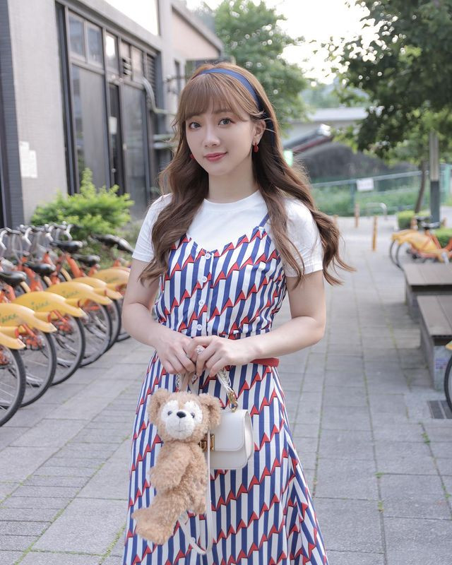 Xôn xao nữ diễn viên gợi cảm hóa thân thành y tá chống dịch Xon xao nu dien vien goi cam hoa than thanh y ta chong dich