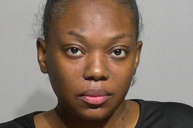 Nghi ngờ chồng làm điều mờ ám vợ tưới xăng đốt chồng Nghi ngo chong lam dieu mo am vo tuoi xang dot chong