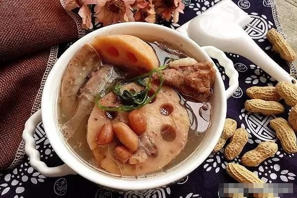 Món ăn giúp bổ máu lại hết nám trên mặt - Hình 9 Mon an giup bo mau lai het nam tren mat-Hinh-9