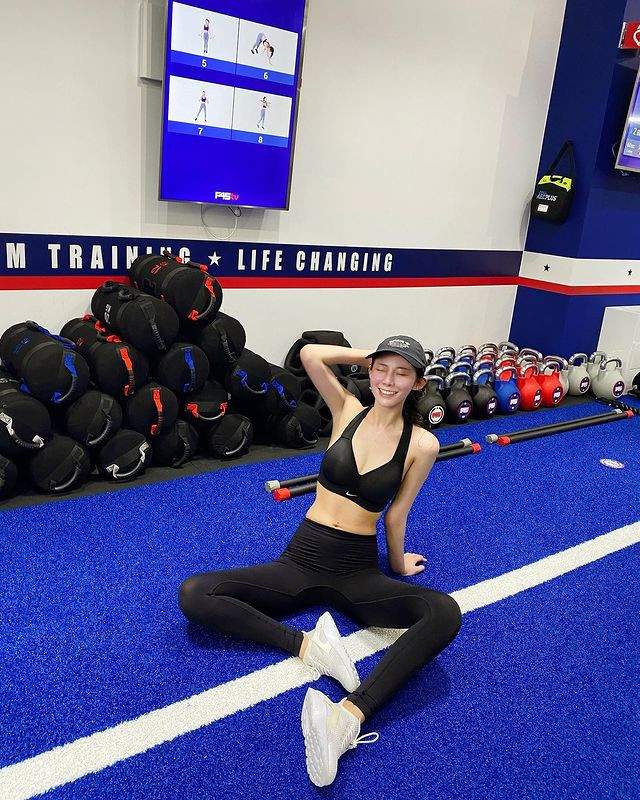 Mẫu nữ chỉ cách tập luyện để giữ dáng người chữ S cực chuẩn - Hình 5 Mau nu chi cach tap luyen de giu dang nguoi chu S cuc chuan-Hinh-5