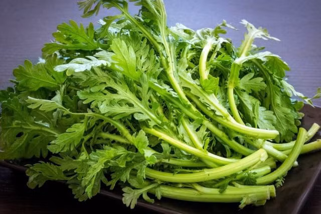 Gia tri dinh duong cua loai rau hoang de “my vi cung dinh”