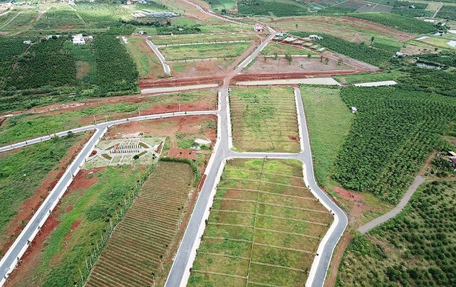 Lâm Đồng xử lý dự án 'núp bóng' hiến đất làm đường thế nào? Lam Dong xu ly du an 'nup bong' hien dat lam duong the nao?