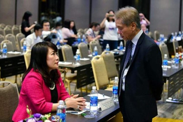 Điều gì đang diễn ra trong Hội đồng quản trị Eximbank rối như canh hẹ? Dieu gi dang dien ra trong Hoi dong quan tri Eximbank roi nhu canh he?