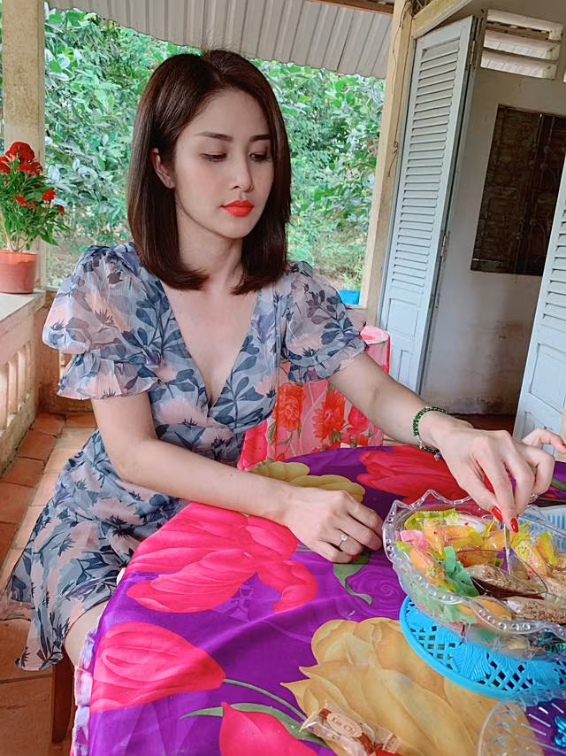 Thao Trang nang nguc 'khung' ngay cang goi cam-Hinh-10