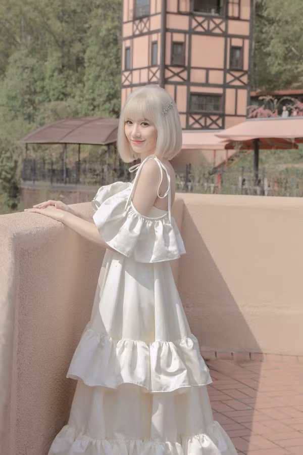 Me man voi nhung mai toc bach kim hut hon cua sao Viet