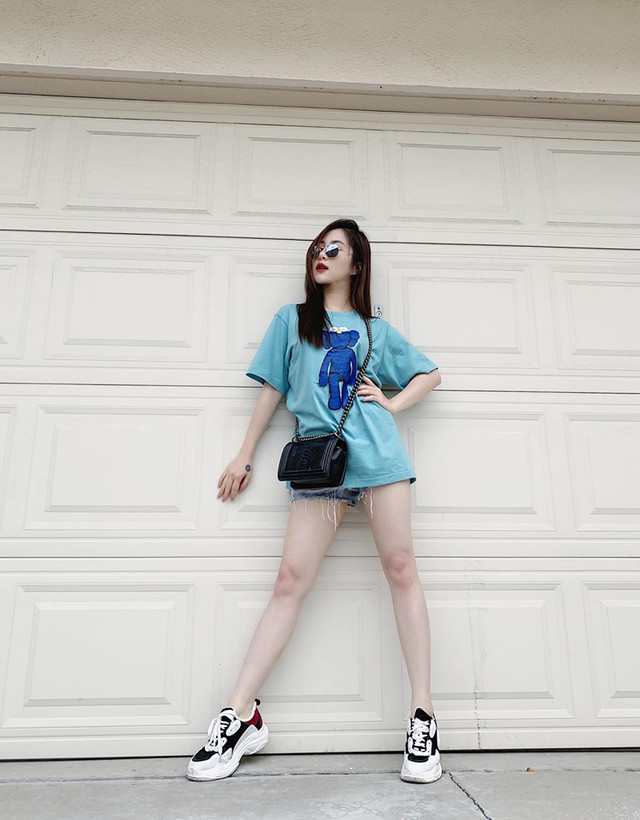 Hương Tràm lột xác với gu thời trang mới sau khi sang Mỹ du học - Hình 9 Huong Tram lot xac voi gu thoi trang moi sau khi sang My du hoc-Hinh-9