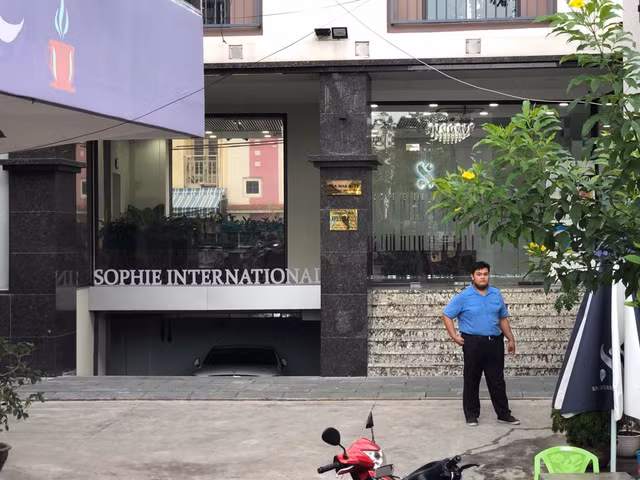 Tham my vien Sophie International va EMCAS hut mo bung cho khach bau-Hinh-2