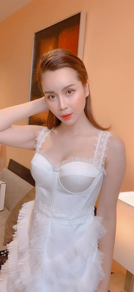 Sau khi đụng dao kéo, Lưu Hương Giang ngày càng nhuận sắc - Hình 7 Sau khi dung dao keo, Luu Huong Giang ngay cang nhuan sac-Hinh-7