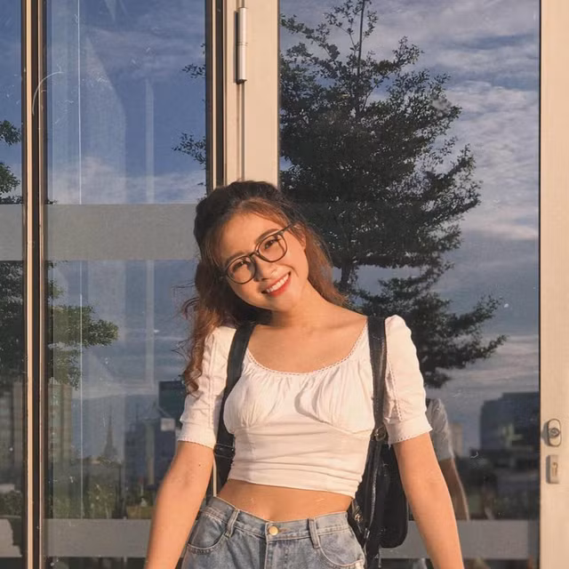 Phong cach thoi trang tre trung cua hotgirl ban gai cau thu Phan Van Duc-Hinh-3