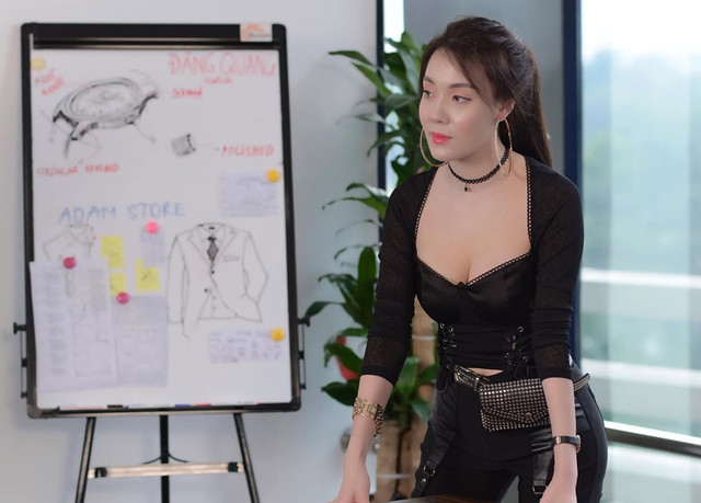 Cách ăn mặc gợi cảm nhức mắt của nữ giảng viên sexy Âu Hà My - Hình 2 Cach an mac goi cam nhuc mat cua nu giang vien sexy Au Ha My-Hinh-2