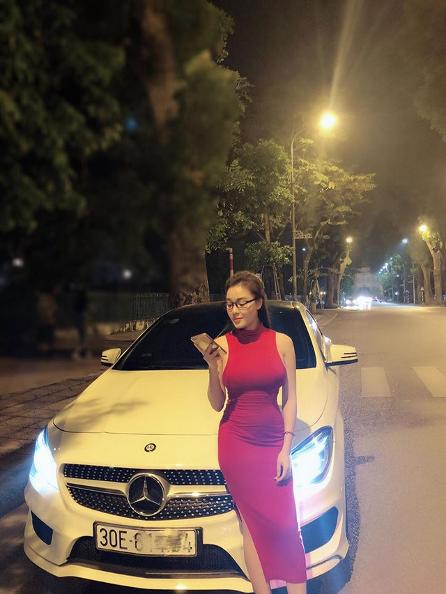 Cách ăn mặc gợi cảm nhức mắt của nữ giảng viên sexy Âu Hà My - Hình 3 Cach an mac goi cam nhuc mat cua nu giang vien sexy Au Ha My-Hinh-3