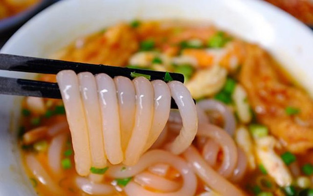 Những đặc sản đậm đà vị Huế mà du khách không thể bỏ qua - Hình 6 Nhung dac san dam da vi Hue ma du khach khong the bo qua-Hinh-6