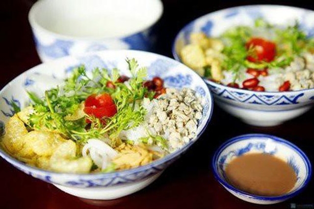 Những đặc sản đậm đà vị Huế mà du khách không thể bỏ qua - Hình 4 Nhung dac san dam da vi Hue ma du khach khong the bo qua-Hinh-4