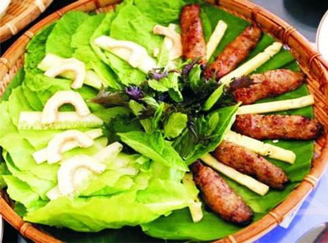 Những đặc sản đậm đà vị Huế mà du khách không thể bỏ qua - Hình 11 Nhung dac san dam da vi Hue ma du khach khong the bo qua-Hinh-11