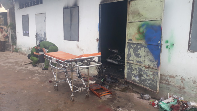 Nam thanh niên tử vong, thi thể cháy đen trong phòng trọ giữa khuya Nam thanh nien tu vong, thi the chay den trong phong tro giua khuya