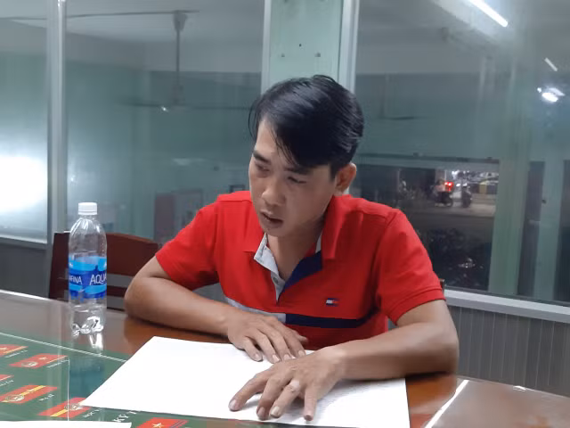 Hai nha sat vach mau thuan vi chuyen de xe may dan den an mang
