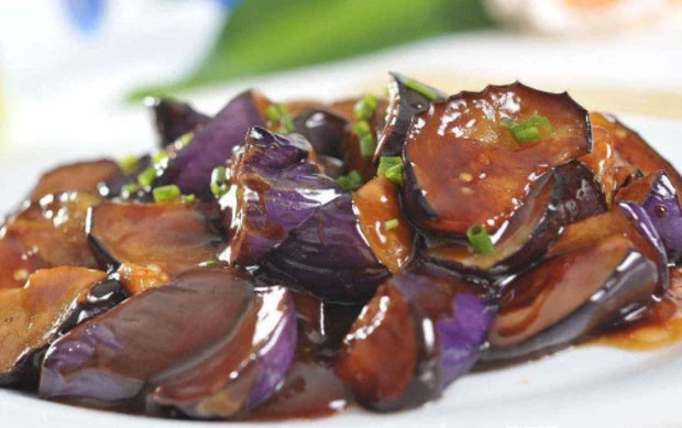 "Món ăn trường thọ" đối với người Nhật lại được bán đầy chợ Việt - Hình 8 Cà tím: Trong khẩu phần ăn của người Nhật Bản, có một loại rau vô cùng quen thuộc chính là cà tím. Người dân nước này luôn ưa chuộng những loại thực phẩm giàu dinh dưỡng như cà tím.