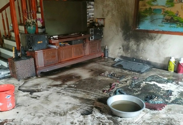 Thông tin mới nhất vụ 3 con gái đổ xăng đốt nhà mẹ ruột Thong tin moi nhat vu 3 con gai do xang dot nha me ruot