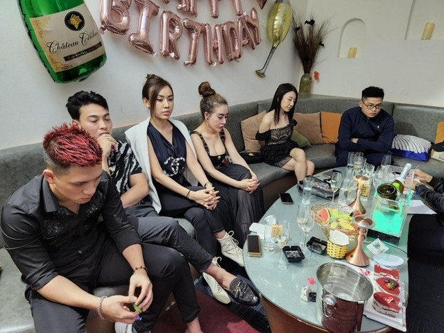 Con đường trở thành dân anh chị cộm cán của cử nhân Đại học Tài chính kế toán Dung 'thà' - Hình 5 Con duong tro thanh dan anh chi com can cua cu nhan Dai hoc Tai chinh ke toan Dung 'tha'-Hinh-5
