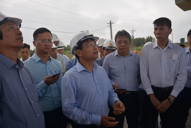 Tân Bộ trưởng Giao thông Vận tải và những hành động quyết liệt sau khi nhậm chức - Hình 7 Tan Bo truong Giao thong Van tai va nhung hanh dong quyet liet sau khi nham chuc-Hinh-7