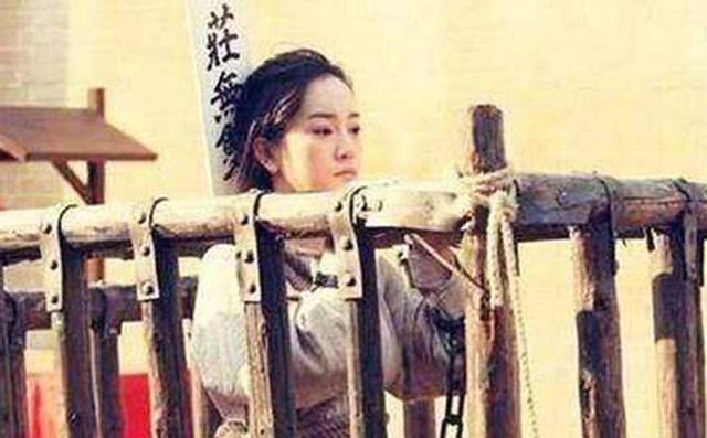 Bất ngờ lý do nữ phạm nhân xưa phải cởi áo ngoài trước khi chết Bat ngo ly do nu pham nhan xua phai coi ao ngoai truoc khi chet